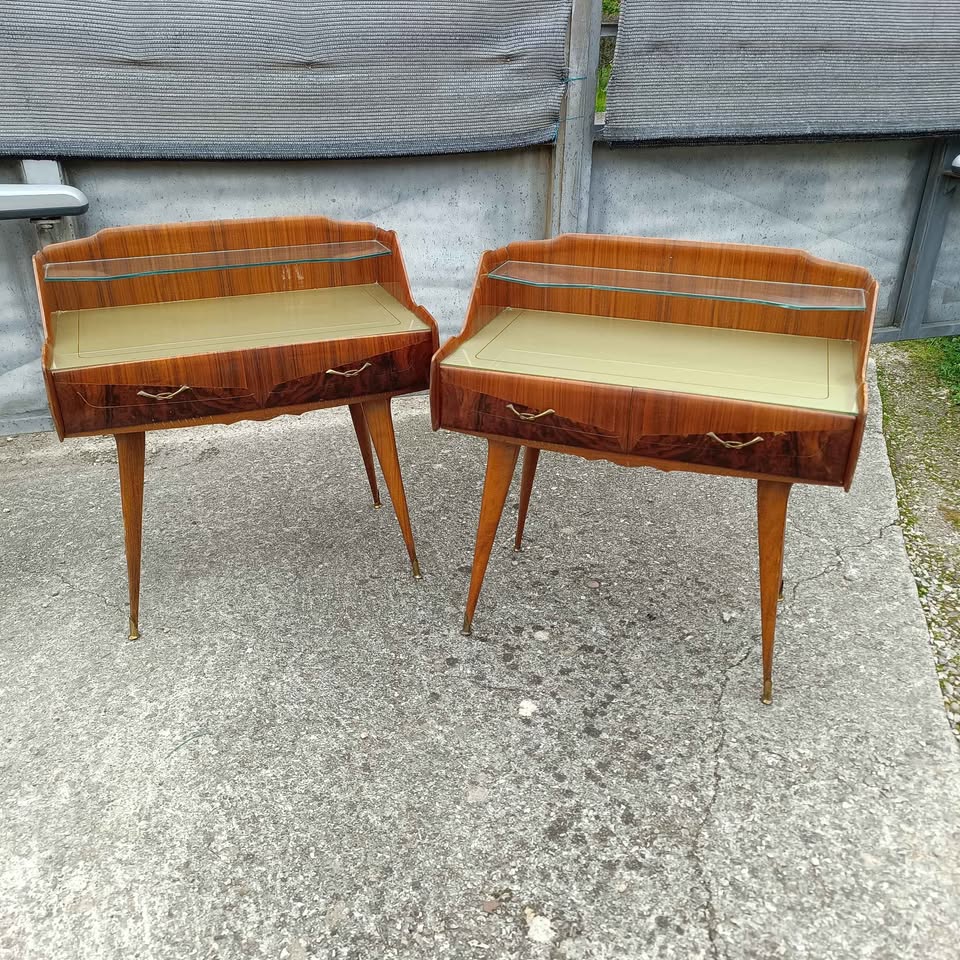 Coppia di comodini vintage in stile Paolo Buffa