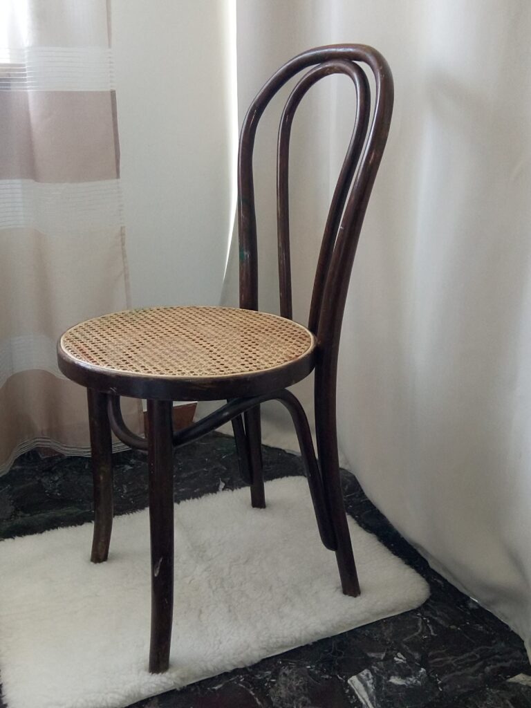 Sedia d'epoca in legno curvato - stile Thonet modello 01