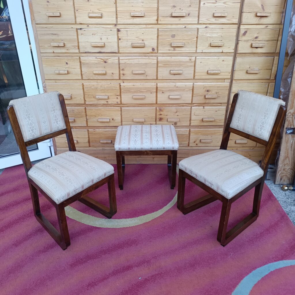 Set vintage Art Déco - due sedie e uno sgabello