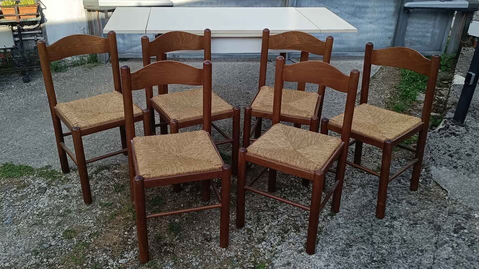 Lotto di sei sedie in legno massello marrone